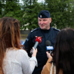 Przekazanie nowych radiowozów świętokrzyskiej policji. Na zdjęciu Inspektor Paweł Dzierżak, Komendant Wojewódzki Policji / Wiktor Taszłow / Radio Kielce