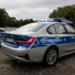 Przekazanie nowych radiowozów świętokrzyskiej policji. W przekazaniu uczestniczyła wojewoda świętokrzyski Agata Wojtyszek / Wiktor Taszłow / Radio Kielce