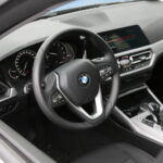 Przekazanie nowych radiowozów świętokrzyskiej policji. W przekazaniu uczestniczyła wojewoda świętokrzyski Agata Wojtyszek / Wiktor Taszłow / Radio Kielce