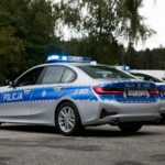 Przekazanie nowych radiowozów świętokrzyskiej policji. W przekazaniu uczestniczyła wojewoda świętokrzyski Agata Wojtyszek / Wiktor Taszłow / Radio Kielce