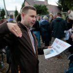 Spotkanie kieleckich radnych i mieszkańców ul. Dobrzyńskiej sprzeciwiających się budowie bloków w sąsiedztwie ich domów / Wiktor Taszłow / Radio Kielce