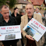 Spotkanie kieleckich radnych i mieszkańców ul. Dobrzyńskiej sprzeciwiających się budowie bloków w sąsiedztwie ich domów / Wiktor Taszłow / Radio Kielce