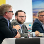 Posiedzenie komisji sportu, turystyki i promocji rady miasta. Na pierwszym planie: Krzysztof Zając - prezes Korony Kielce / Wiktor Taszłow / Radio Kielce