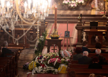 Ceremonia pogrzebowa Marii Olkuśnik / Wiktor Taszłow / Radio Kielce