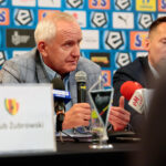 Konferencja prasowa Korony Kielce. od lewej: Mirosław Malinowski - prezes ŚZPN, Piotr Dulnik - prezes Suzuki Motor Poland / Wiktor Taszłow / Radio Kielce