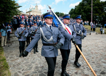 Święty Krzyż. Wojewódzkie Obchody Święta Policji / Wiktor Taszłow / Radio Kielce