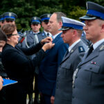 Święty Krzyż. Wojewódzkie Obchody Święta Policji. Odznaczenia wręcza wojewoda Agata Wojtyszek / Wiktor Taszłow / Radio Kielce