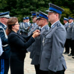 Święty Krzyż. Wojewódzkie Obchody Święta Policji. Odznaczenia wręcza wojewoda Agata Wojtyszek / Wiktor Taszłow / Radio Kielce