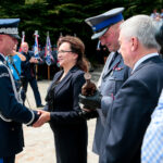 Święty Krzyż. Wojewódzkie Obchody Święta Policji. Na zdjęciu (od lewej): Jarosław Szymczyk - komendant główny policji, wojewoda Agata Wojtyszek, Paweł Dierżak - komendant wojewódzki policji w Kielcach i marszałek Andrzej Bętkowski / Wiktor Taszłow / Radio Kielce