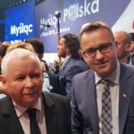 Katowice. Trzeci dzień konwencji PiS. Na zdjęciu od lewej: Jarosław Kaczyński - prezes PiS i poseł Porozumienia Michał Cieślak / Radio Kielce