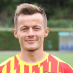 ŁUKASZ KOSAKIEWICZ – OBROŃCA; DATA URODZENIA: 19.09.1990; MIEJSCE URODZENIA: Szczecin; WZROST/WAGA: 176/71; W KORONIE OD: 05.07.2017; MECZE/BRAMKI W KORONIE: 58/1; POPRZEDNI KLUB: Chojniczanka Chojnice; NARODOWOŚĆ: Polska / Korona Kielce