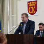 Kielce. Sesja Rady Miasta Kielce. Na zdjęciu: Wojciech Dudzic - dyrektor Wydziału Budżetu Urzędu Miasta Kielce / Wiktor Taszłow / Radio Kielce