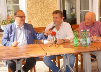 Od lewej: Artur Jaroń – dyrektor artystyczny Festiwalu, Adam Zdunikowski - tenor, Adam Czopek – publicysta / Dorota Klusek / Radio Kielce