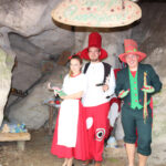 Rzaholecki Las. Jaskinia Rumcajsa. Na zdjęciu: Hanka, Rumcajs i Wodnik / Stanisław Blinstrub / Radio Kielce