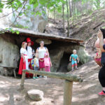 Rzaholecki Las. Jaskinia Rumcajsa / Stanisław Blinstrub / Radio Kielce