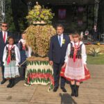 Bogoria. Dożynki powiatu staszowskiego. Na zdjęciu poseł PiS Marek Kwitek oraz wicestarosta staszowski Leszek Guzal / Grażyna Szlęzak-Wójcik / Radio Kielce