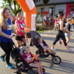 Chmielów. OstroBiec dla Oskarka. Bieg charytatywny / Emilia Sitarska / Radio Kielce