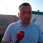 Chmielów. OstroBiec dla Oskarka. Bieg charytatywny. Na zdjęciu tata Oskara - Krzysztof Kubicki / Emilia Sitarska / Radio Kielce