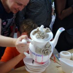 Wystawa prezentuje dorobek garncarski z okolic Ostrowca