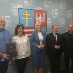 Na zdjęciu (od prawej): Mariusz Gosek - członek zarządu województwa świętokrzyskiego, Marek Bogusławski - członek zarządu województwa świętokrzyskiego i Renata Janik - wicemarszałek województwa świętokrzyskiego / Iwona Murawska / Radio Kielce