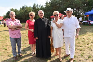 Koło Gospodyń Wiejskich w Gatnikach zorganizowało swój pierwszy festyn / Magdalena Galas-Klusek / Radio Kielce