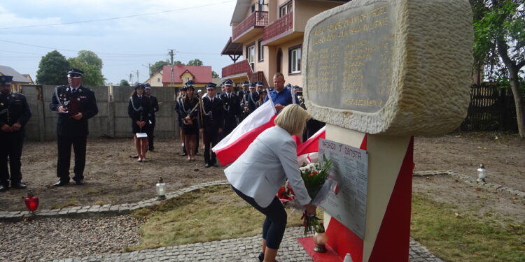 Uroczystości upamiętniające wydarzenia z 1944 roku w Lipnie / Ewa Pociejowska-Gawęda / Radio Kielce