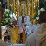 Jędrzejów. Suma odpustowa ku czci bł. Wincentego Kadłubka. Na zdjęciu: Andrzej Kaleta - biskup pomocniczy diecezji kieleckiej / Ewa Pociejowska-Gawęda / Radio Kielce