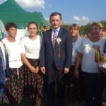 Małogoszcz. Dożynki Powiatu Jędrzejowskiego.  Na zdjęciu m.in. Zbigniew Ziobro - minister sprawiedliwości, Mariusz Gosek - członek zarządu województwa świętokrzyskiego, Paweł Faryna - starosta jędrzejowski / Ewa Pociejowska-Gawęda / Radio Kielce