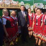 Małogoszcz. Dożynki Powiatu Jędrzejowskiego. Na zdjęciu m.in. Na zdjęciu Zbigniew Ziobro - minister sprawiedliwości  oraz Mariusz Gosek - członek zarządu województwa świętokrzyskiego / Ewa Pociejowska-Gawęda / Radio Kielce