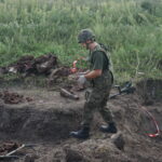 Niewybuchy i niewypały znalezione pod budowaną drogą w Lipniku / Michał Kita / Radio Kielce