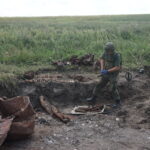 Niewybuchy i niewypały znalezione pod budowaną drogą w Lipniku / Michał Kita / Radio Kielce