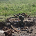 Niewybuchy i niewypały znalezione pod budowaną drogą w Lipniku / Michał Kita / Radio Kielce