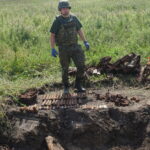 Niewybuchy i niewypały znalezione pod budowaną drogą w Lipniku / Michał Kita / Radio Kielce