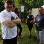 Zagnańsk. Rajd rowerowy szlakiem Brygady Świętokrzyskiej Narodowych Sił Zbrojnych. Na zdjęciu: Mirosław Gębski - starosta kielecki (po prawej) / Izabela Mortas / Radio Kielce