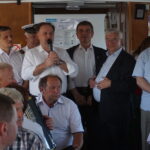 Piknik rodzinny Prawa i Sprawiedliwości. Rejs statkiem po Wiśle. Od lewej: Marek Kwitek - poseł PiS, Andrzej Pruś - przewodniczący Sejmiku Województwa Świętokrzyskiego, Krzysztof Lipiec - poseł PiS i Andrzej Bętkowski - marszałek województwa świętokrzyskiego / Michał Kita / Radio Kielce