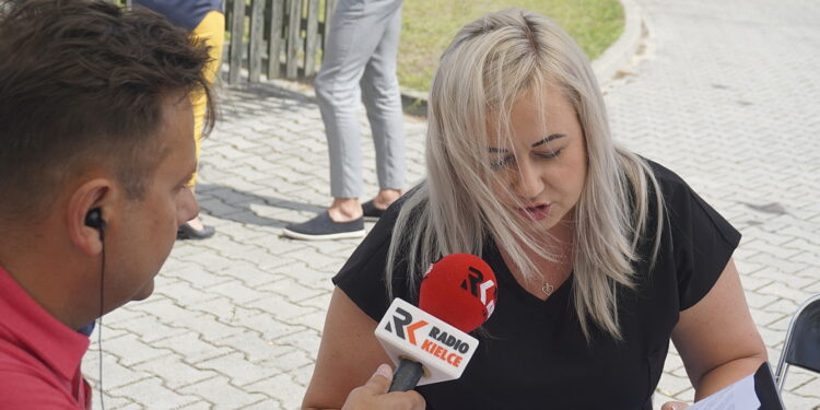 Strawczyn. Letni Raport Dnia, Na zdjęciu: Anna Gad Urząd Gminy w Strawczynie / Grzegorz Jamka / Radio Kielce