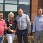 Strawczyn. Letni Raport Dnia, Na zdjęciu od lewej: Anna Gad Urząd Gminy w Strawczynie, Łukasz Woźniak Dyrektor Samorządowego Centrum Kultury i Sportu, Karol Picheta Zastępca wójta Strawczyna, Kamila Oleś Samorządowe Centrum Kultury i Sportu / Grzegorz Jamka / Radio Kielce