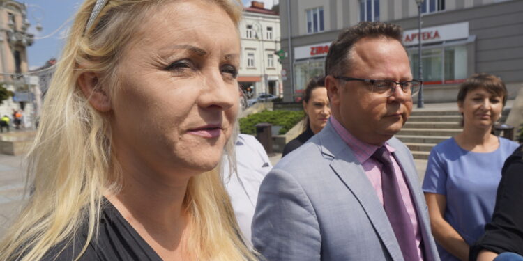 Od lewej: Małgorzata Marenin i Andrzej Szejna - lider SLD w regionie świętokrzyskim / Michał Kita / Radio Kielce