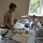 Filmoteka Narodowa - Oddział Łódzki. Na zdjęciu Halina Usielska, pracownik Filmoteki Narodowej / Patryk Cudzik / Radio Kielce