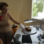 Filmoteka Narodowa - Oddział Łódzki. Na zdjęciu Halina Usielska, pracownik Filmoteki Narodowej / Patryk Cudzik / Radio Kielce