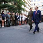 Kraków. Wymarsz kadrówki. Na zdjęciu (od lewej): Dionizy Krawczyński - komendant marszu i Jan Józef Kasprzyk - minister do sprawy kombatantów i osób represjonowanych / Jarosław Kubalski / Radio Kielce