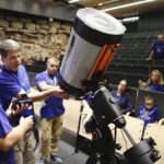 Chęciny. Miłośnicy astronomii / Jarosław Kubalski / Radio Kielce