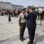 Oficjalne zakończenie marszu Kadrówki. Wręczenie medali Pro Patria i Pro Bono Poloniae  / Jarosław Kubalski / Radio Kielce