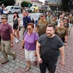 Miechów. Marsz Szlakiem I Kompanii Kadrowej / Jarosław Kubalski / Radio Kielce