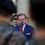 Kraków. Wymarsz kadrówki. Na zdjęciu: Jan Józef Kasprzyk - minister do sprawy kombatantów i osób represjonowanych / Jarosław Kubalski / Radio Kielce