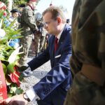 Kadrówkowicze złożyli hołd zmarłym uczestnikom Marszu Szlakiem I Kompanii Kadrowej / Jarosław Kubalski / Radio Kielce