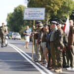 Kadrówkowicze złożyli hołd zmarłym uczestnikom Marszu Szlakiem I Kompanii Kadrowej / Jarosław Kubalski / Radio Kielce