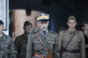 „Kadrówka” dotarła do Jędrzejowa. Dionizy Krawczyński - komendant marszu / Jarosław Kubalski / Radio Kielce