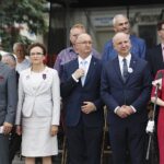 Oficjalne zakończenie marszu Kadrówki. Od lewej: Krzysztof Słoń - senator PiS, Agata Wojtyszek - wojewoda świętokrzyski, Piotr Wawrzyk - wiceminister spraw zagranicznych i Anna Krupka - wiceminister sportu i turystyki / Jarosław Kubalski / Radio Kielce