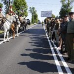 Kadrówkowicze złożyli hołd zmarłym uczestnikom Marszu Szlakiem I Kompanii Kadrowej / Jarosław Kubalski / Radio Kielce